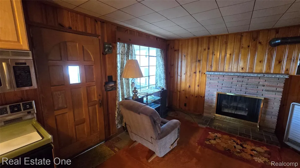 9743 Beverly Drive Hamburg Township MI 48143