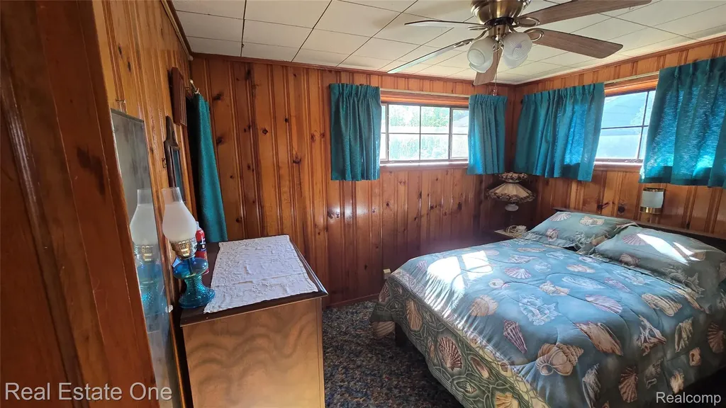 9743 Beverly Drive Hamburg Township MI 48143