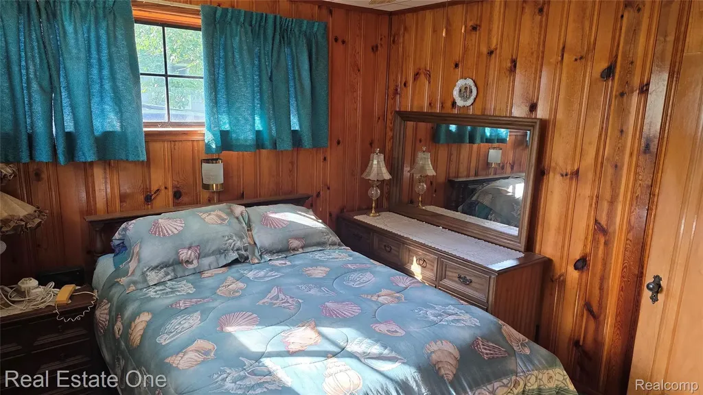 9743 Beverly Drive Hamburg Township MI 48143