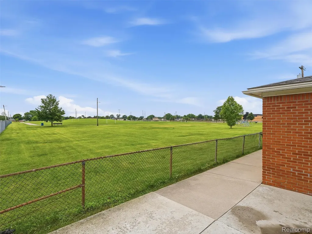 18844 Marquette Street Roseville City MI 48066