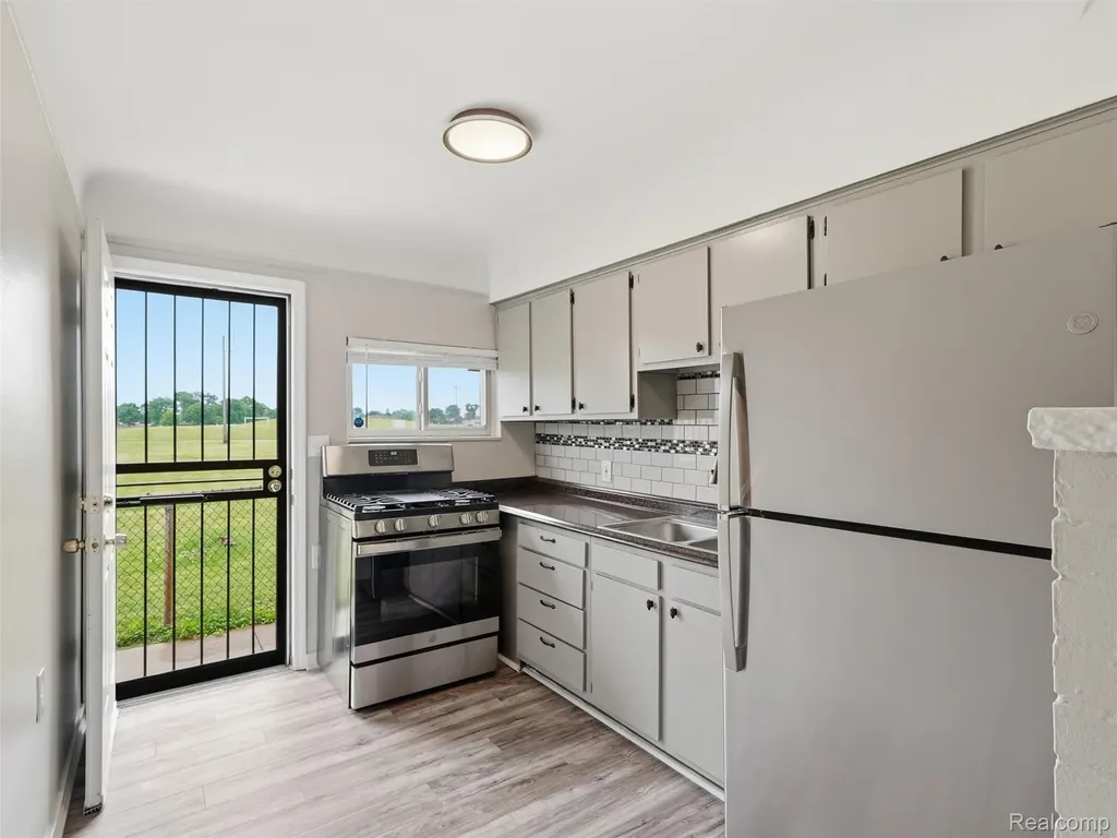 18844 Marquette Street Roseville City MI 48066