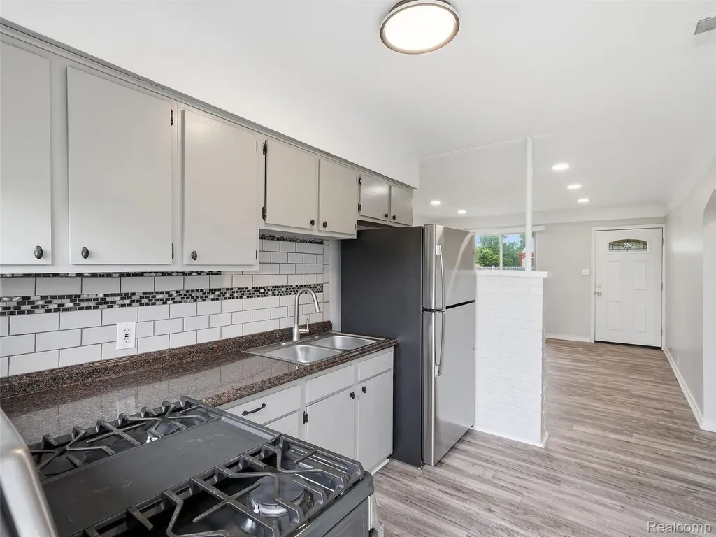18844 Marquette Street Roseville City MI 48066