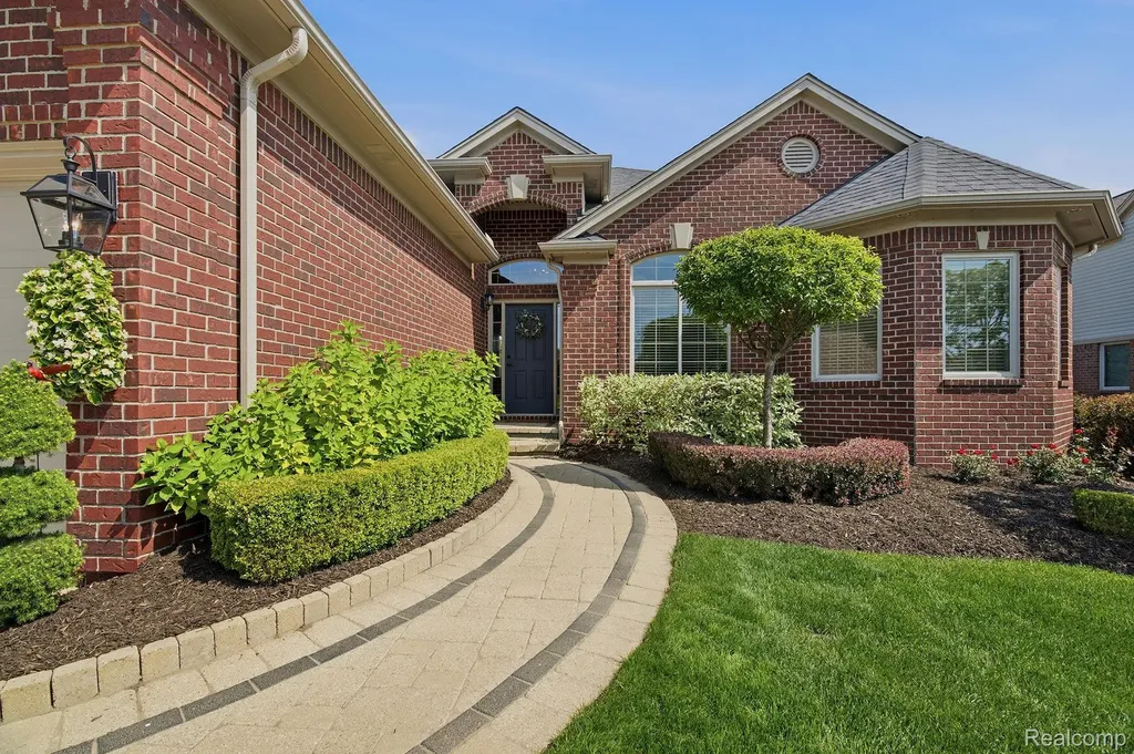 18389 Silent Drive Macomb Township MI 48042