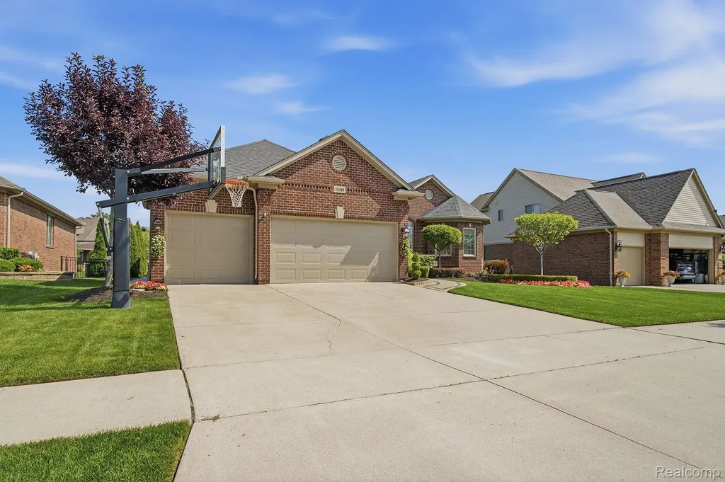 18389 Silent Drive Macomb Township MI 48042