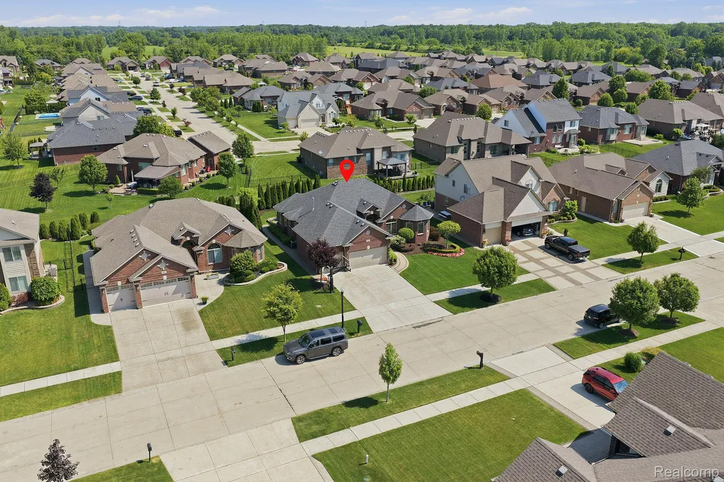18389 Silent Drive Macomb Township MI 48042