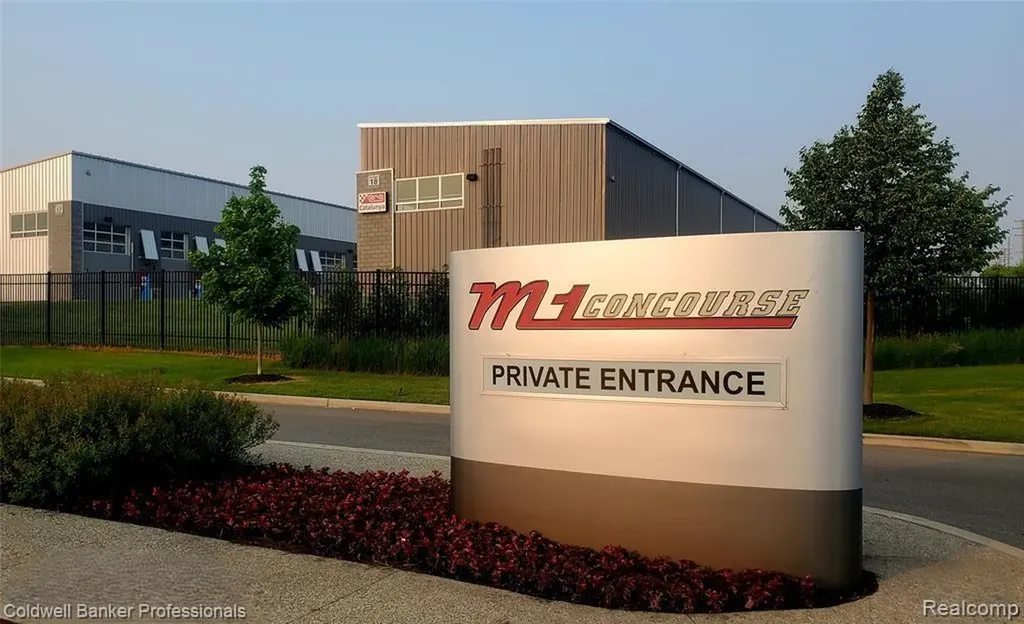 145 Pit Lane Pontiac City MI 48341