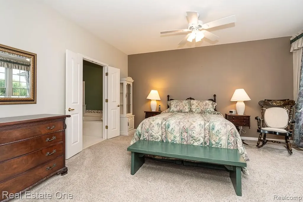 1904 Dunham Drive Rochester City MI 48306