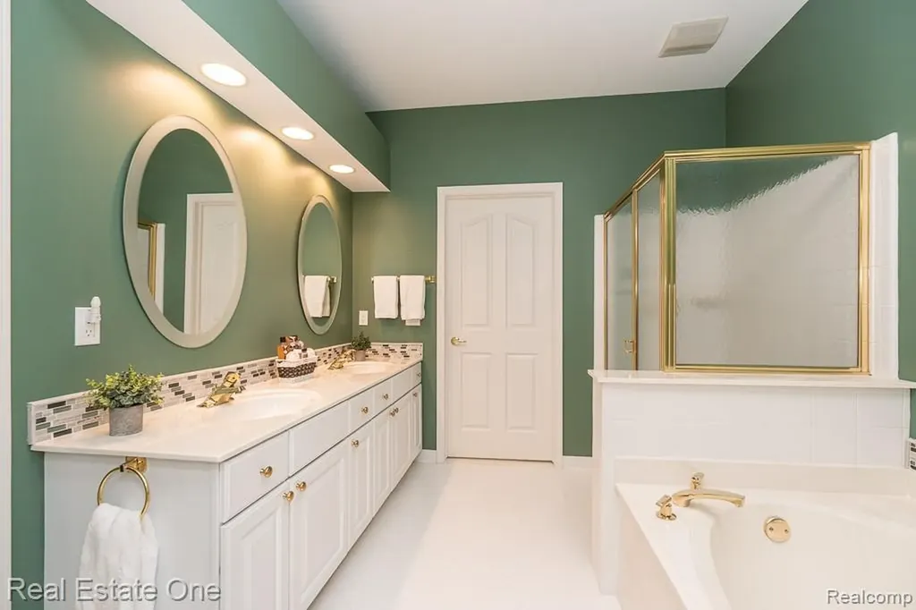 1904 Dunham Drive Rochester City MI 48306