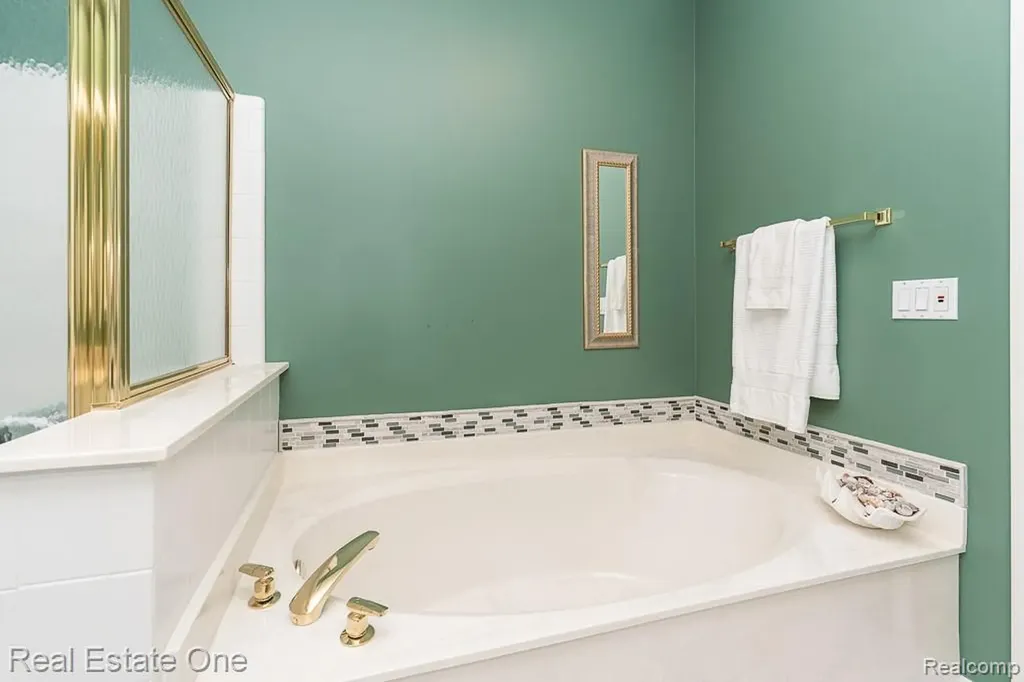 1904 Dunham Drive Rochester City MI 48306