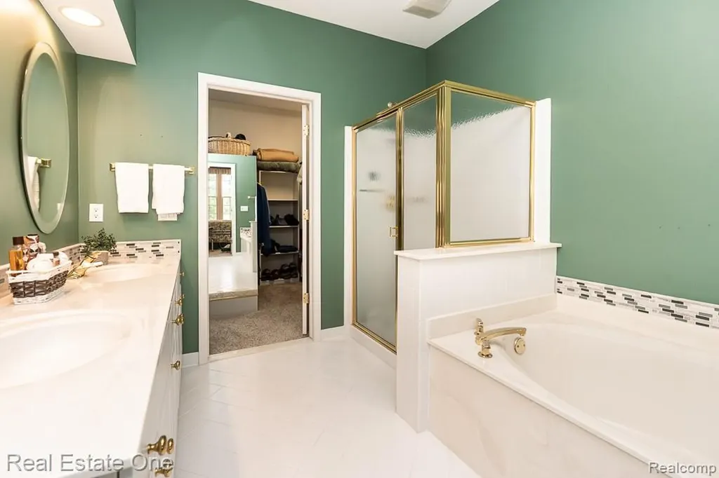 1904 Dunham Drive Rochester City MI 48306