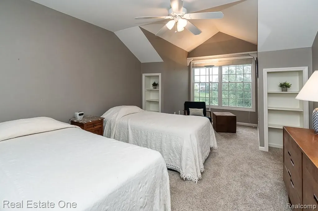 1904 Dunham Drive Rochester City MI 48306