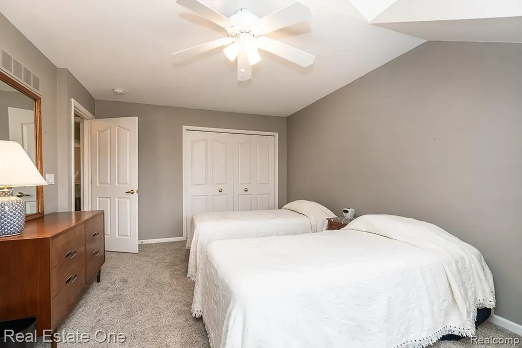 1904 Dunham Drive Rochester City MI 48306