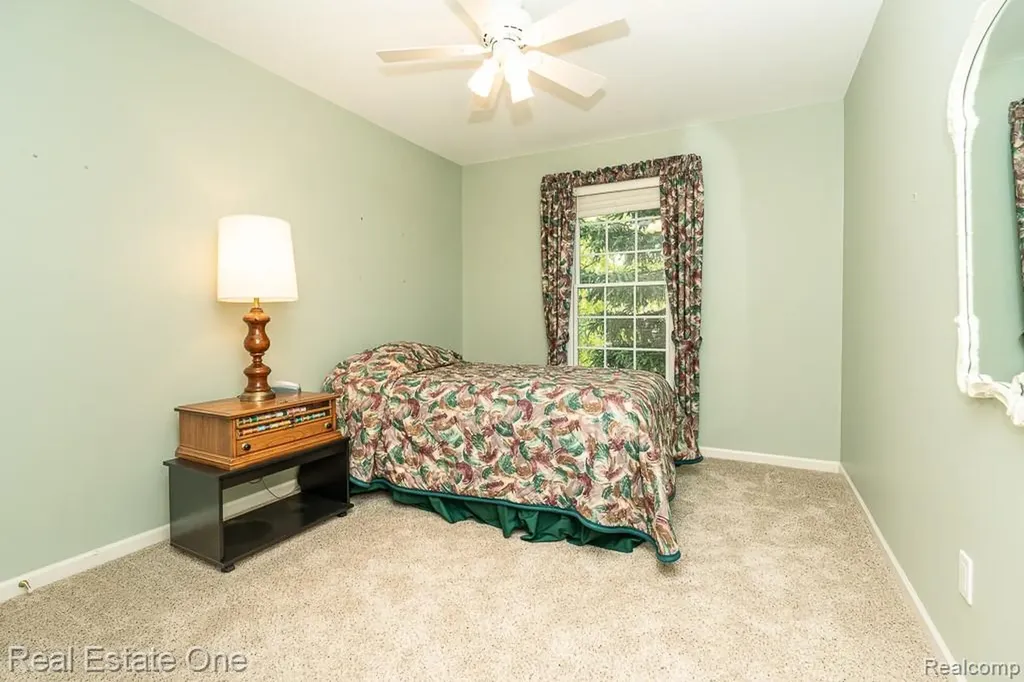1904 Dunham Drive Rochester City MI 48306