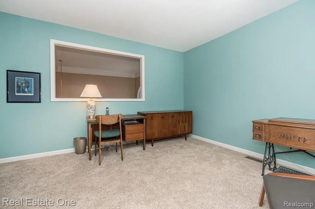 1904 Dunham Drive Rochester City MI 48306