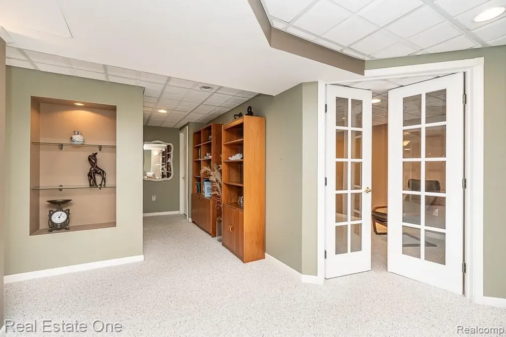 1904 Dunham Drive Rochester City MI 48306