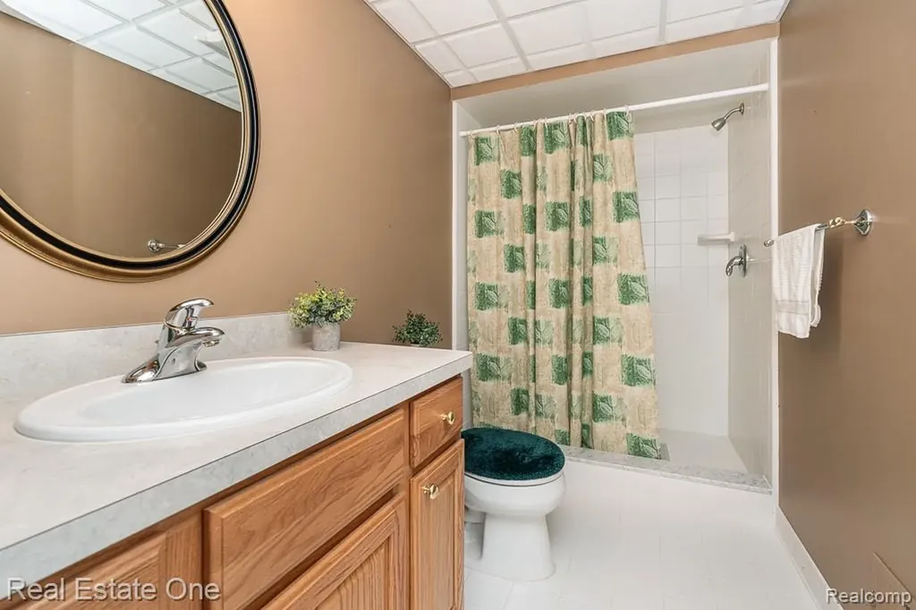 1904 Dunham Drive Rochester City MI 48306