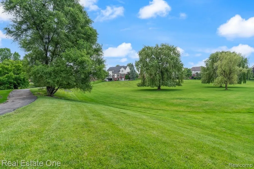 1904 Dunham Drive Rochester City MI 48306