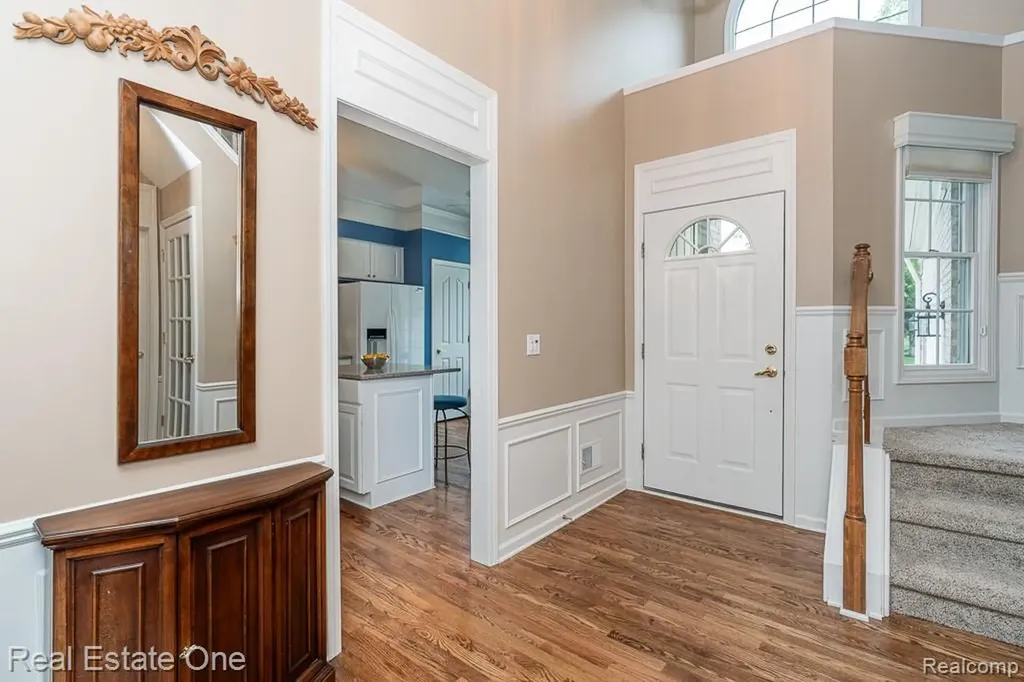 1904 Dunham Drive Rochester City MI 48306