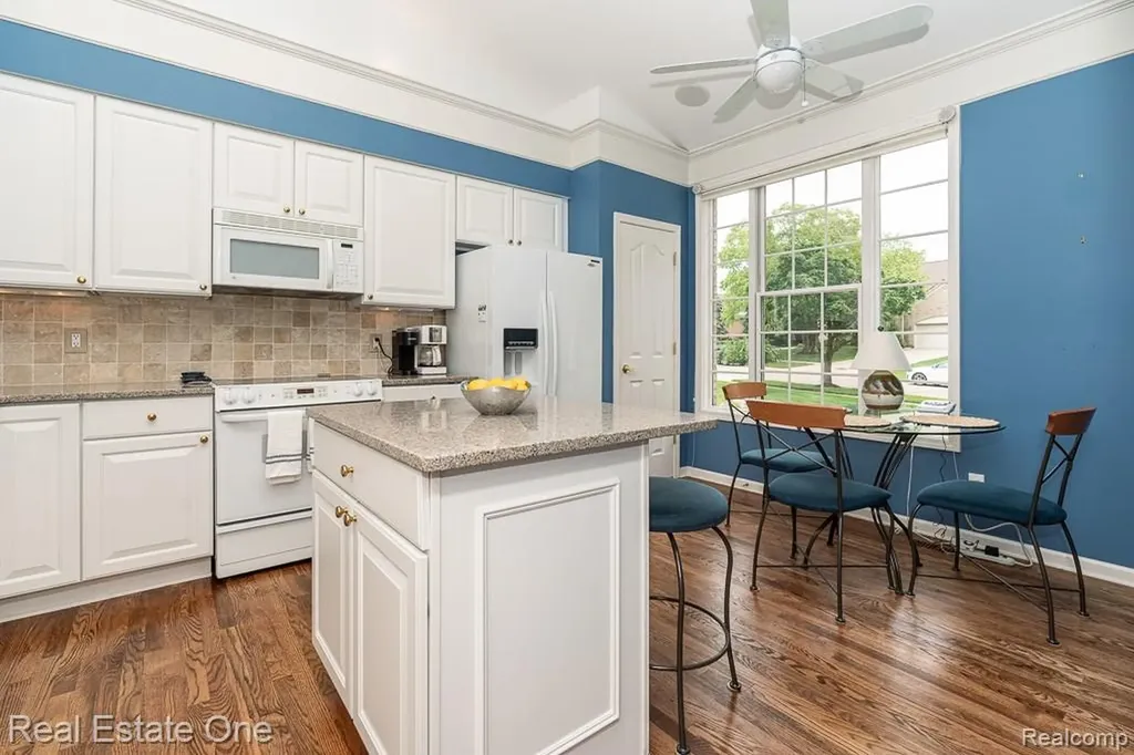 1904 Dunham Drive Rochester City MI 48306