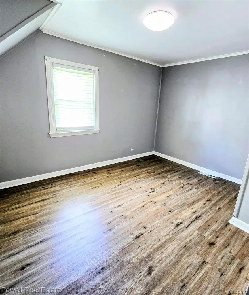 25621 Send Street Roseville City MI 48066