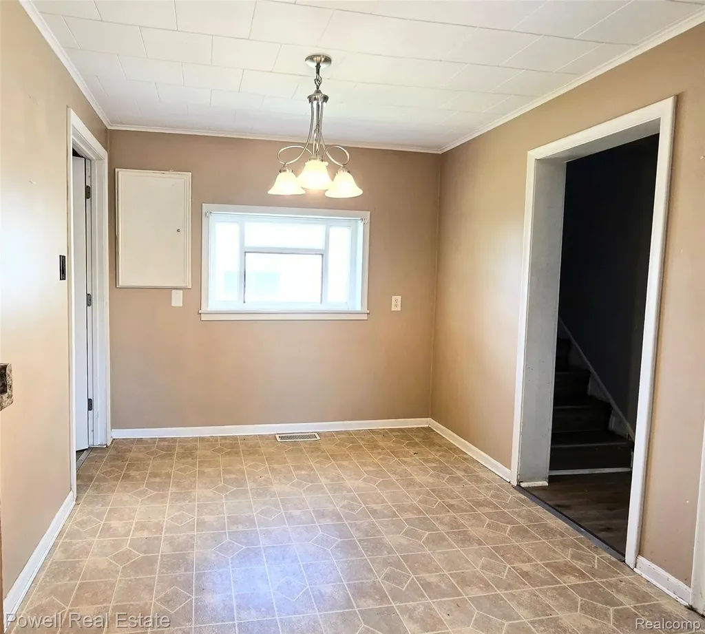 25621 Send Street Roseville City MI 48066