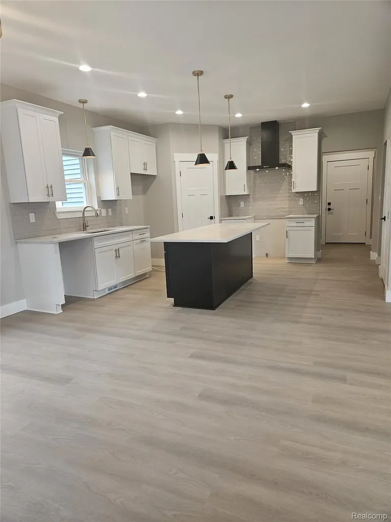 49287 London Bridge Drive Macomb Township MI 48044