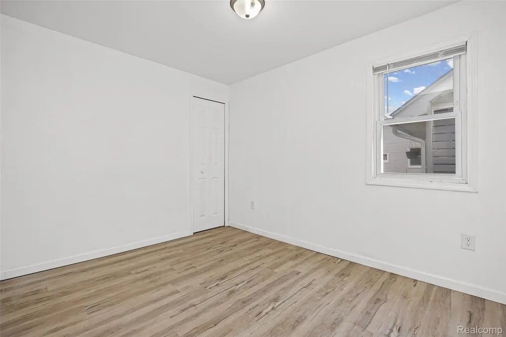 19205 Wakenden Street Redford Charter Township MI 48240