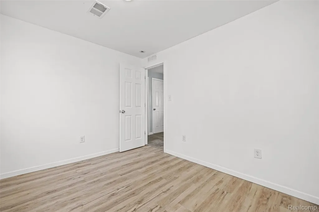 19205 Wakenden Street Redford Charter Township MI 48240
