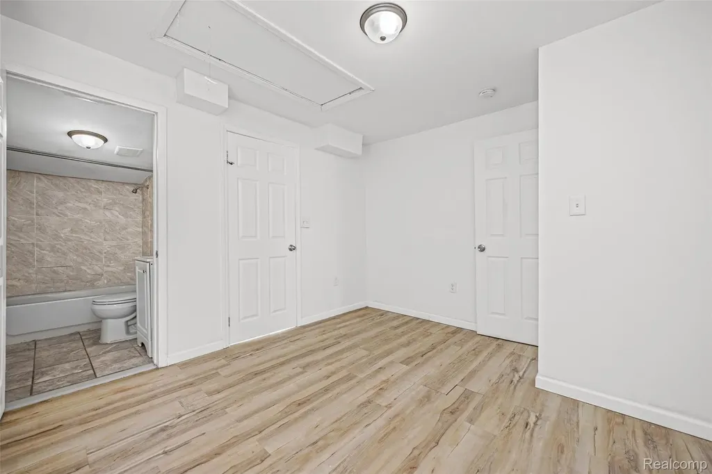 19205 Wakenden Street Redford Charter Township MI 48240