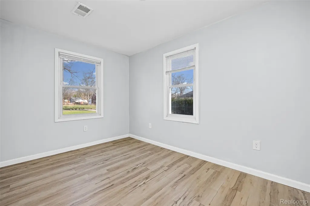 19205 Wakenden Street Redford Charter Township MI 48240