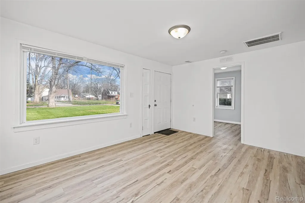 19205 Wakenden Street Redford Charter Township MI 48240