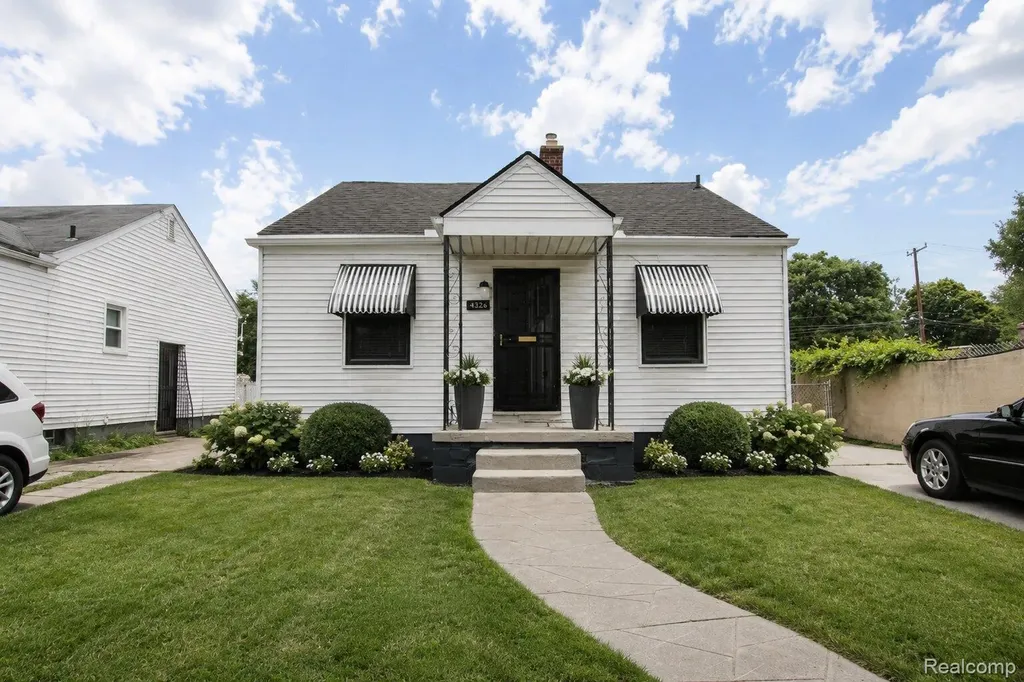 19328 Dresden Street Detroit City MI 48205