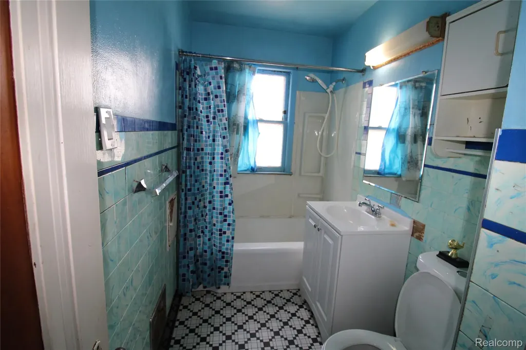 19328 Dresden Street Detroit City MI 48205