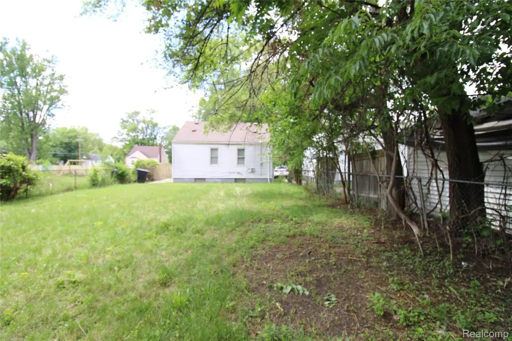 19328 Dresden Street Detroit City MI 48205