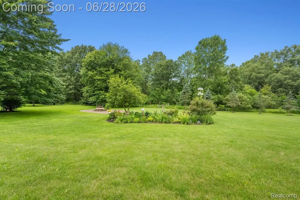 125 Olde Franklin Drive Howell Township MI 48855