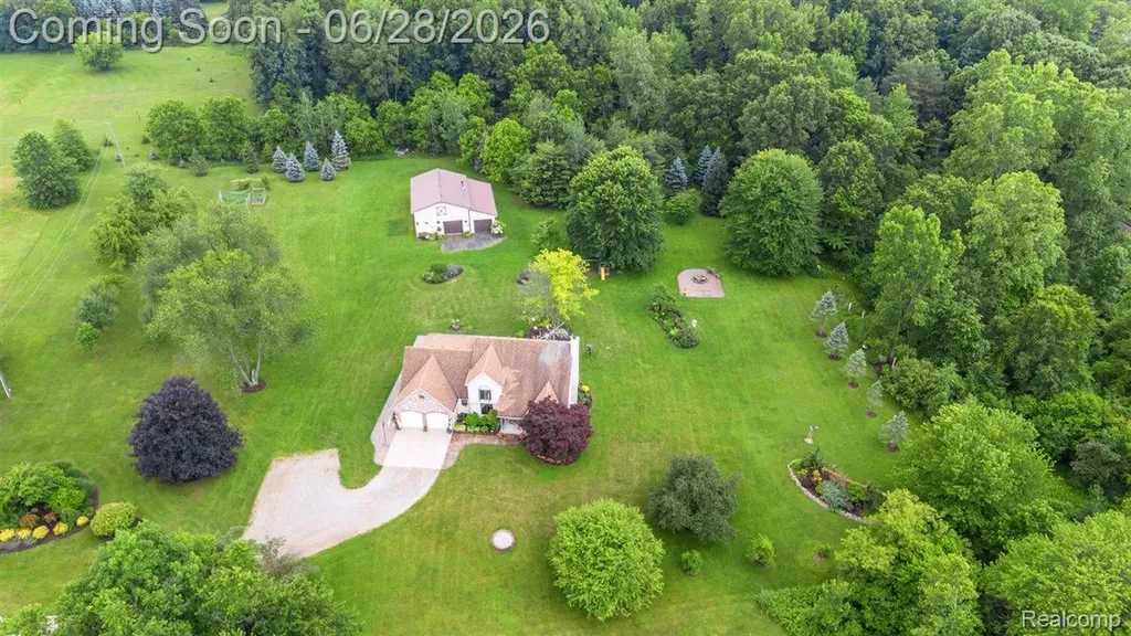 125 Olde Franklin Drive Howell Township MI 48855