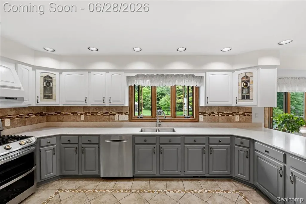 125 Olde Franklin Drive Howell Township MI 48855