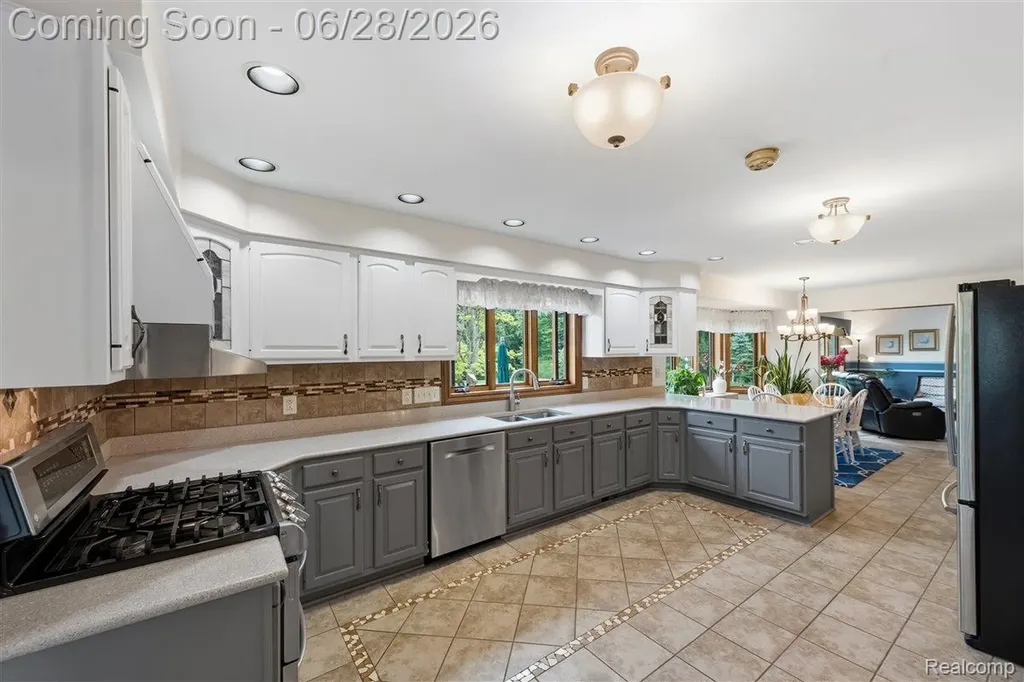 125 Olde Franklin Drive Howell Township MI 48855