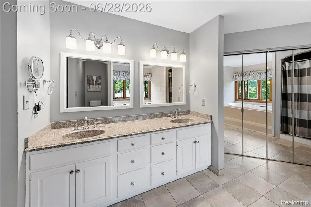 125 Olde Franklin Drive Howell Township MI 48855