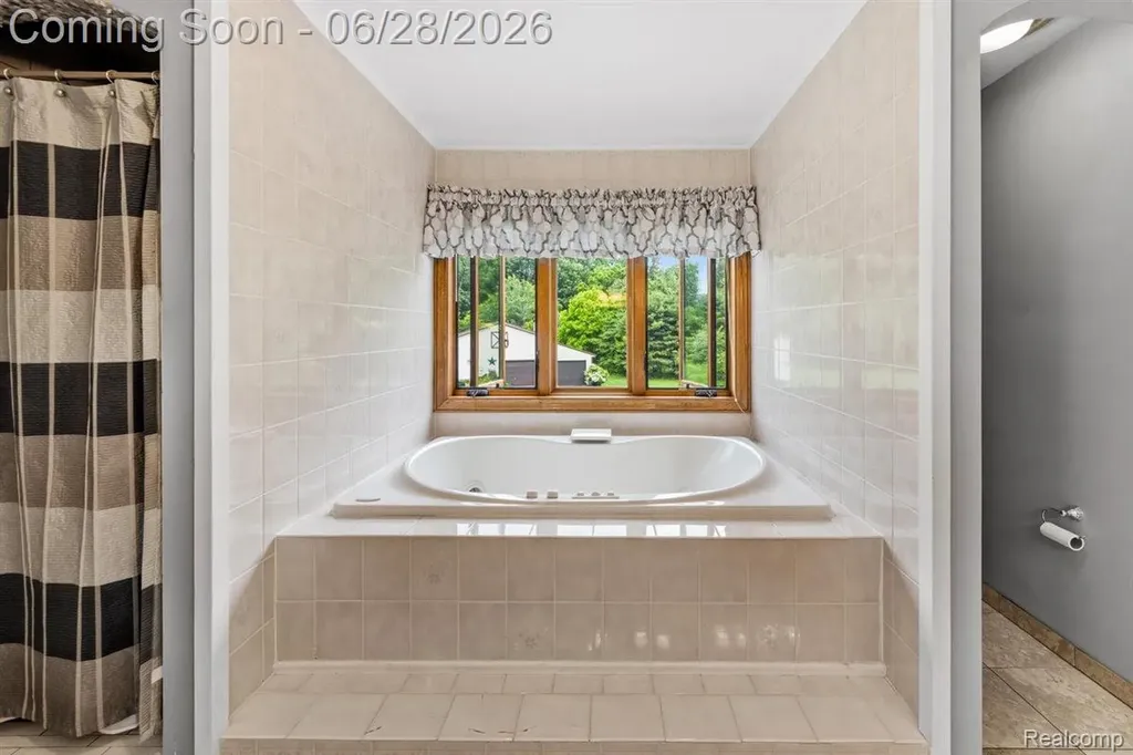 125 Olde Franklin Drive Howell Township MI 48855