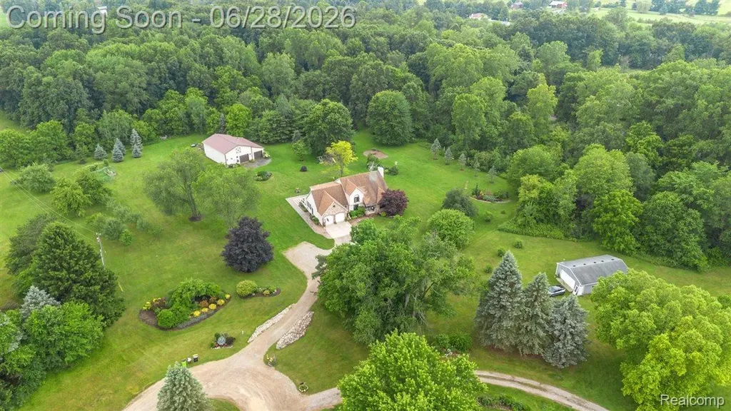 125 Olde Franklin Drive Howell Township MI 48855