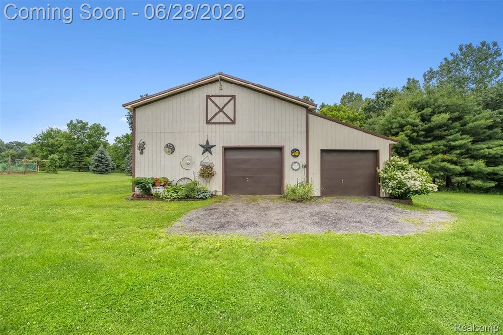 125 Olde Franklin Drive Howell Township MI 48855