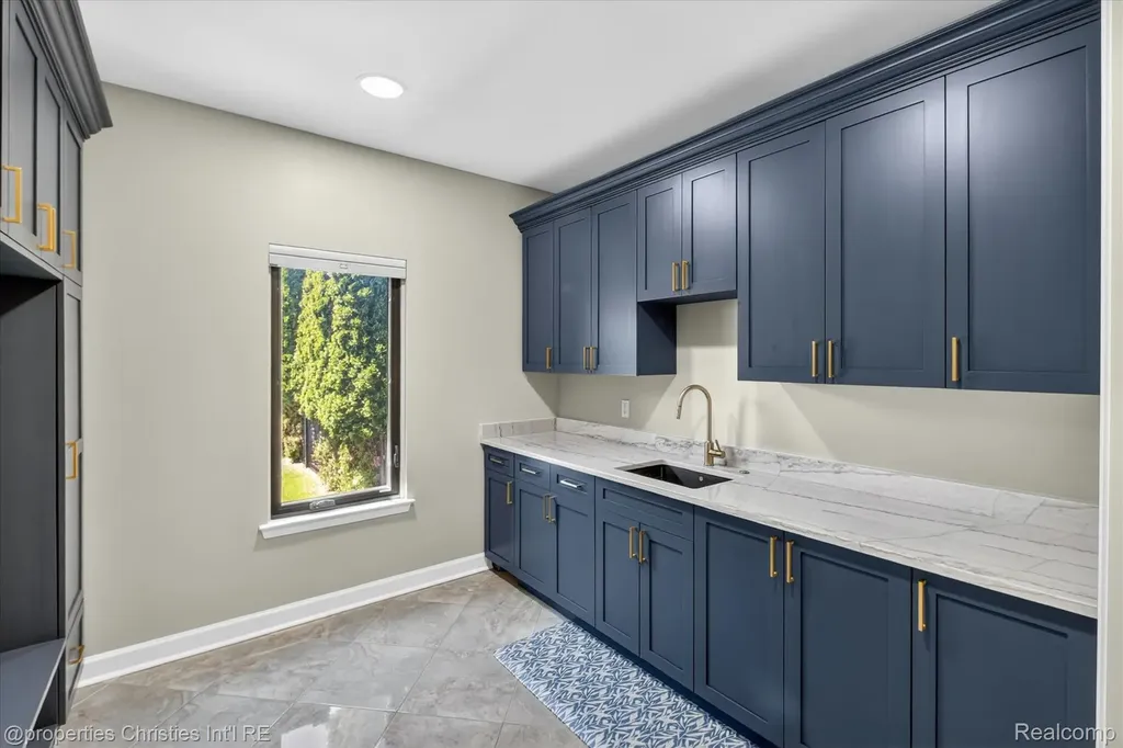 6223 Valleyfield Drive Salem Township MI 48170