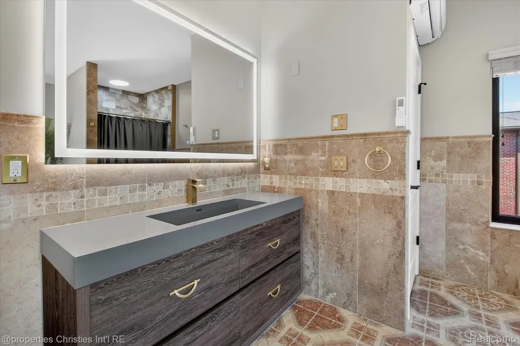 6223 Valleyfield Drive Salem Township MI 48170