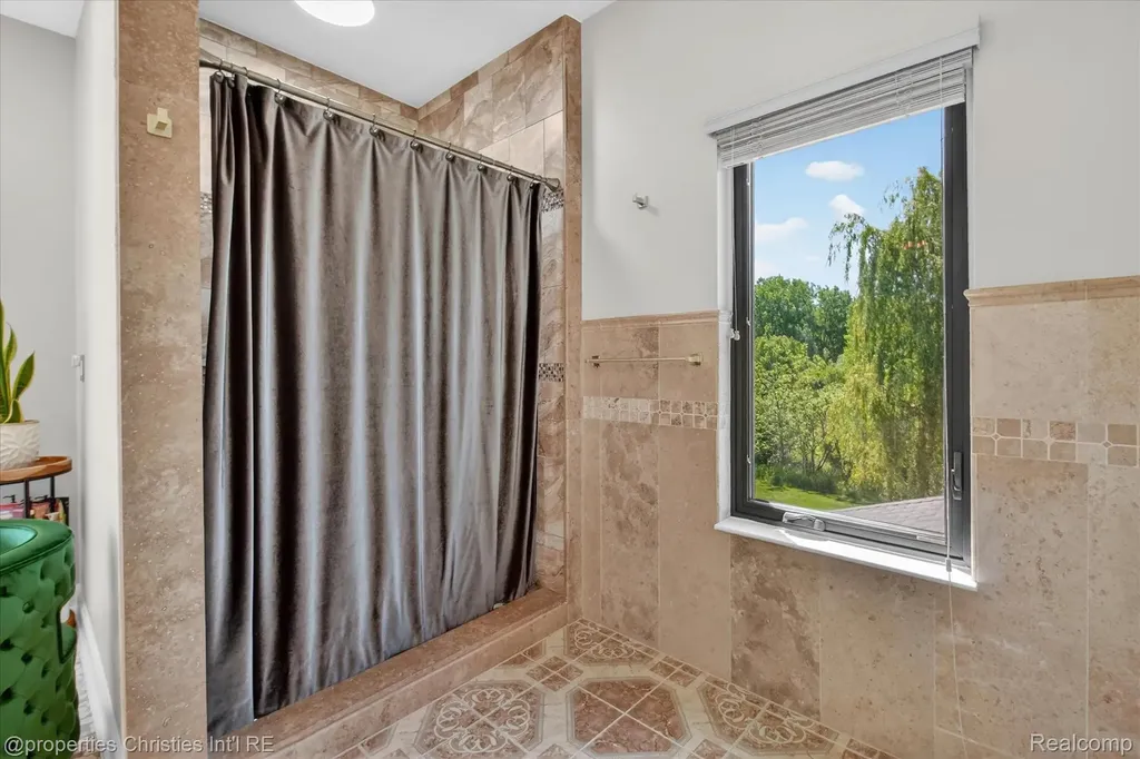 6223 Valleyfield Drive Salem Township MI 48170
