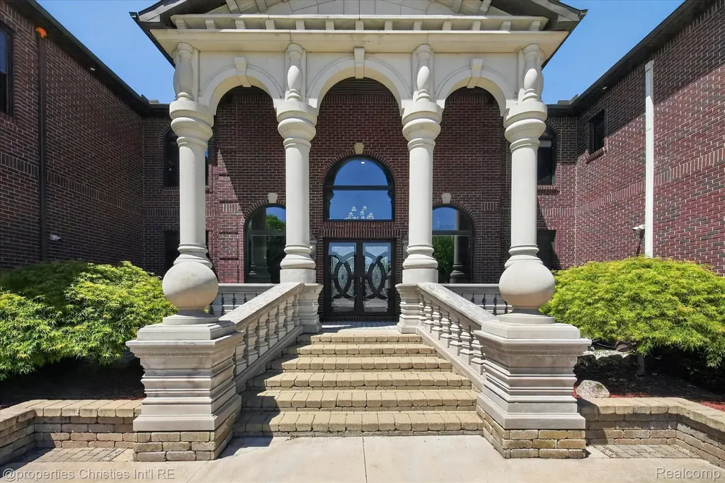 6223 Valleyfield Drive Salem Township MI 48170