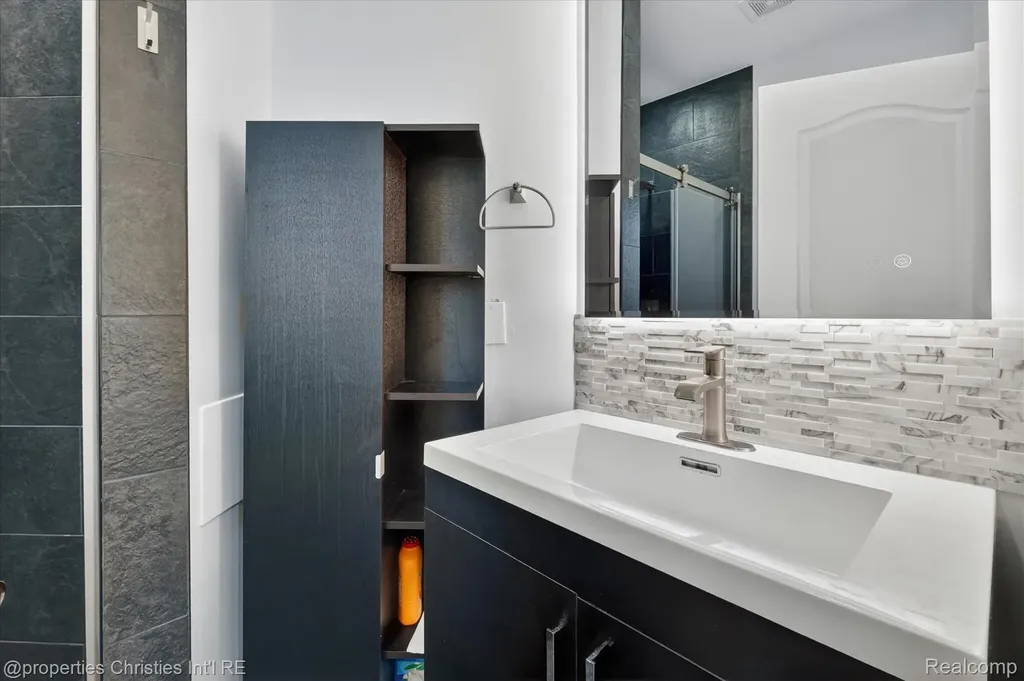 6223 Valleyfield Drive Salem Township MI 48170