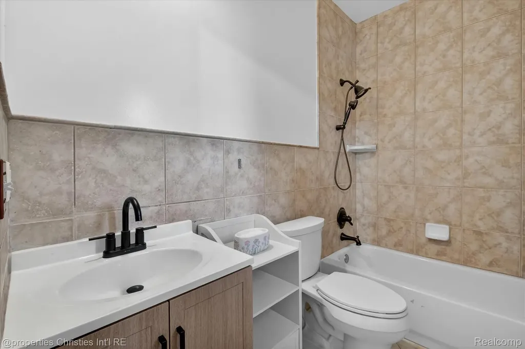 6223 Valleyfield Drive Salem Township MI 48170