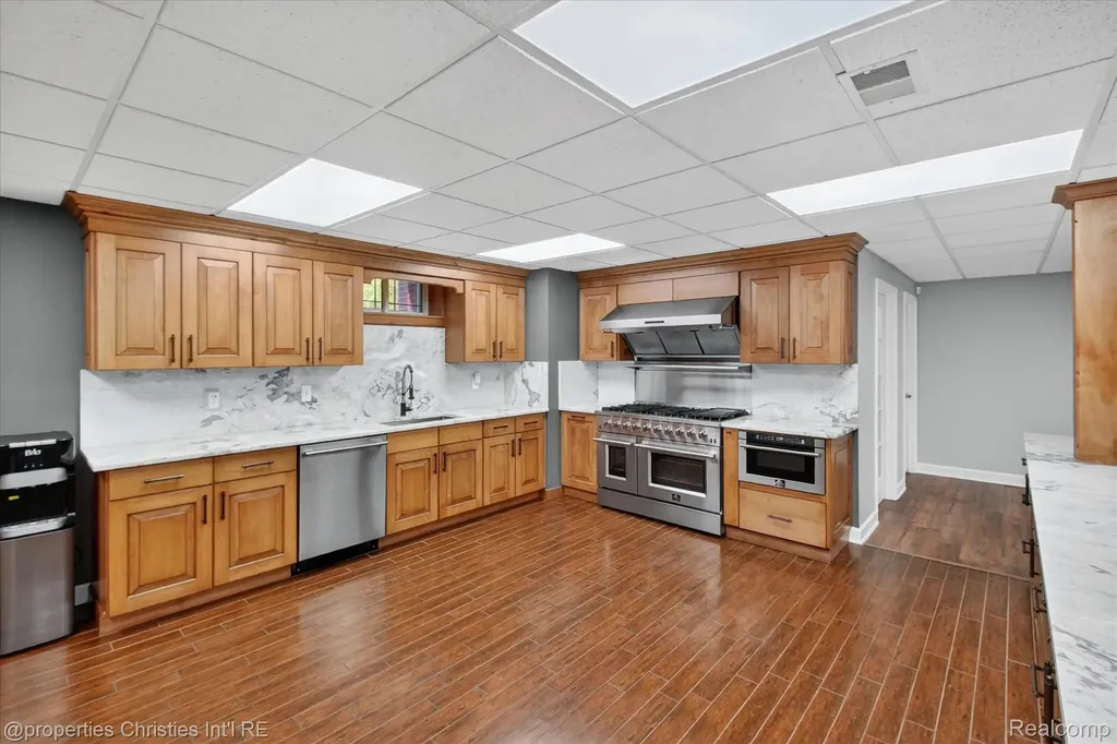 6223 Valleyfield Drive Salem Township MI 48170