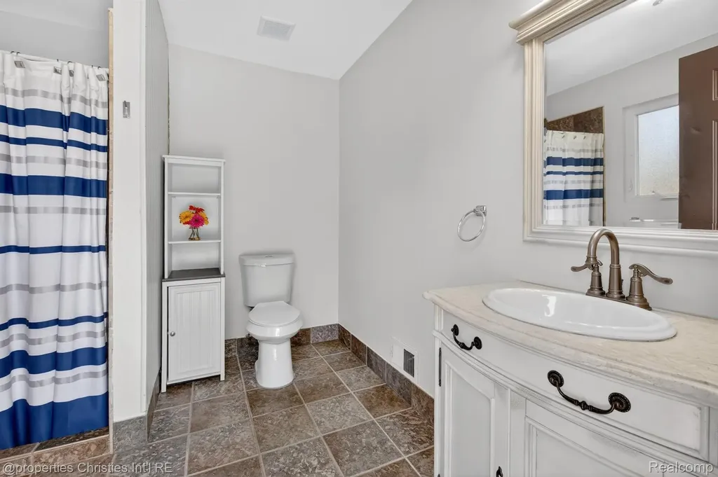 6223 Valleyfield Drive Salem Township MI 48170